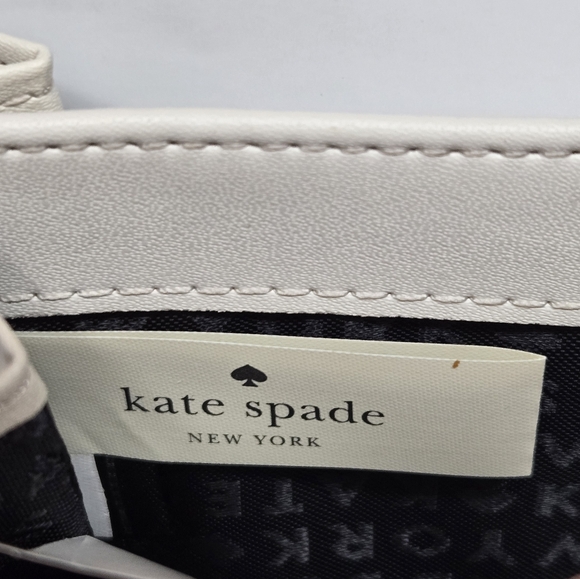 Kate Spade Beige/Black Bow Zip Closure NWT Wallet - Picture 3 of 10